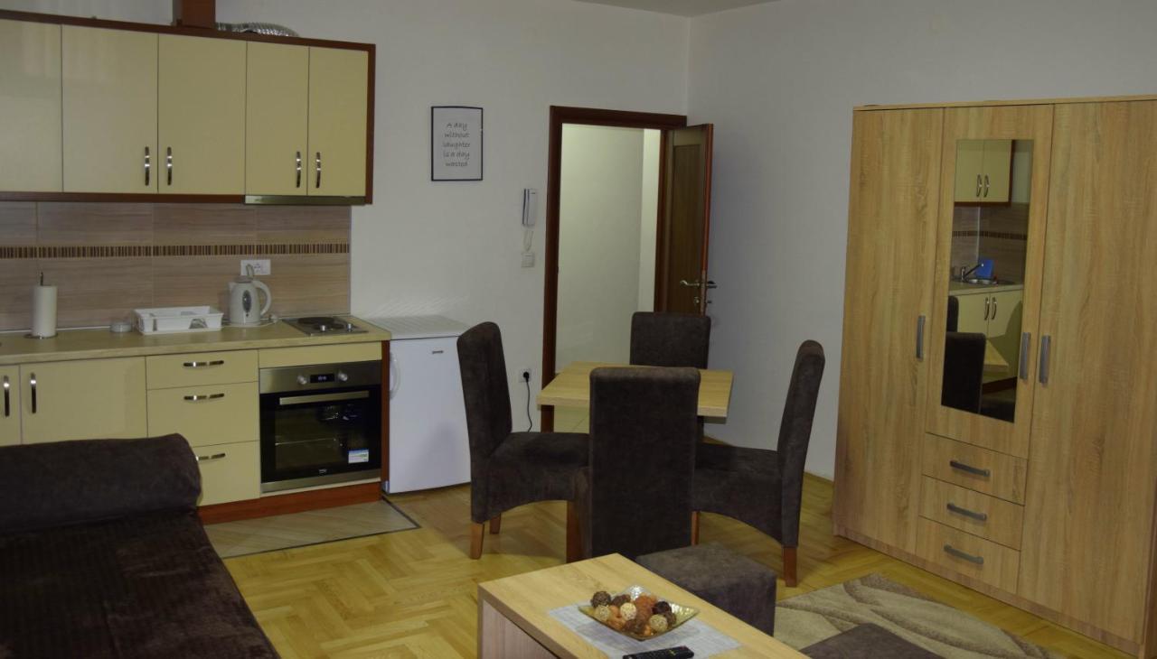 Apartmani Maric Novi Pazar Exterior foto